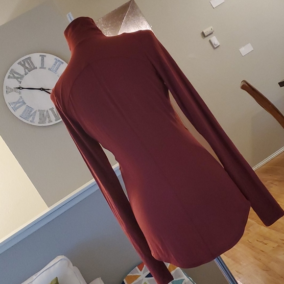 Lululemon Women's Long-Sleeve Shirt - Picture 4 of 6